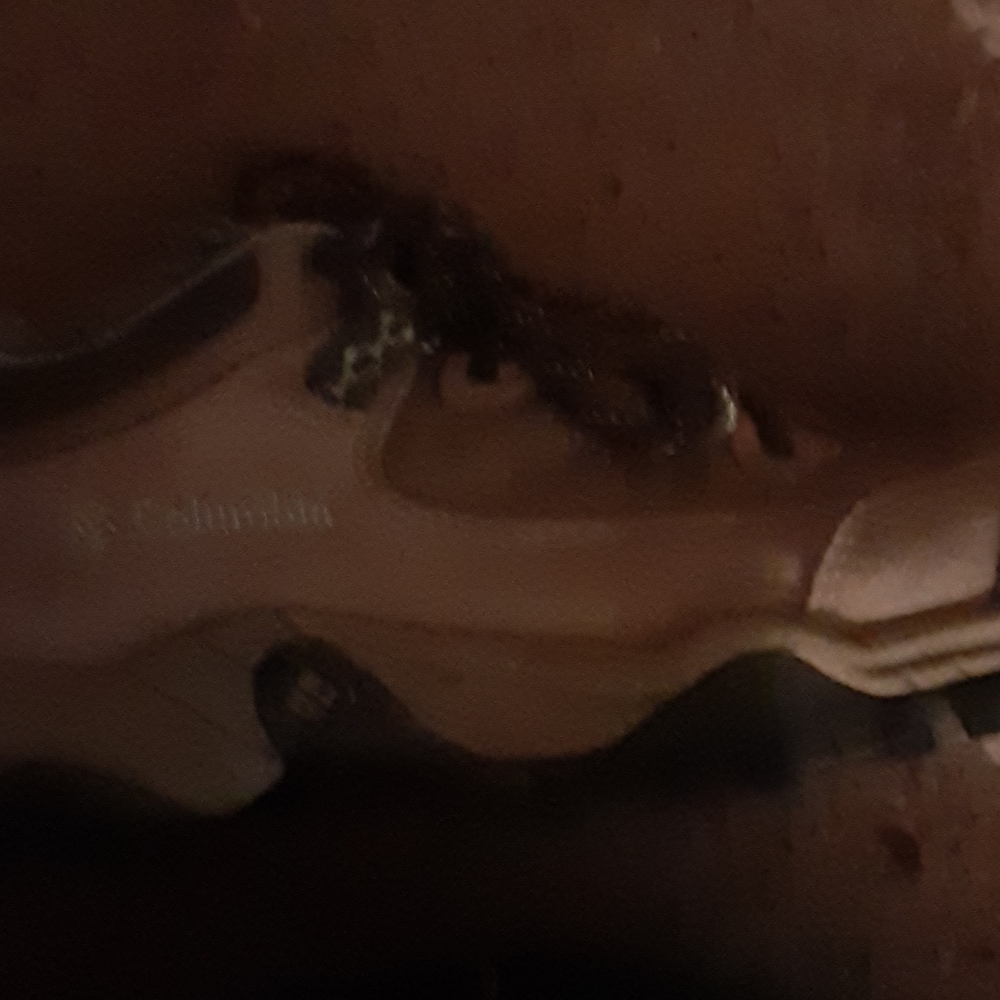 Columbia women's shoes size 9 very good condition